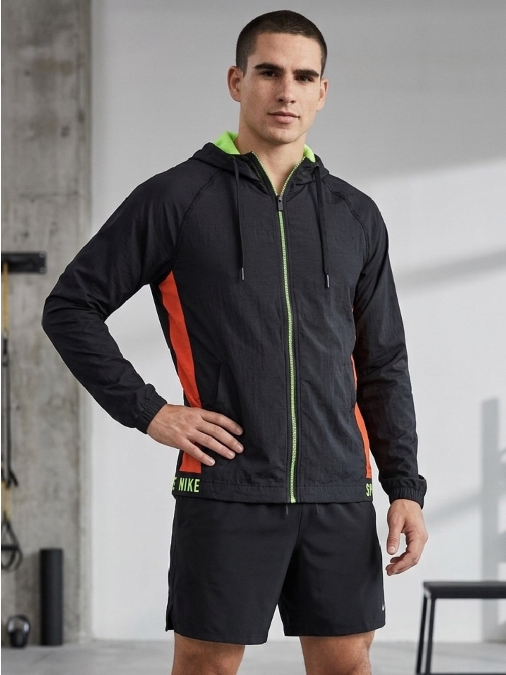 Nike Sport Clash Dri-Fit Training Windbreaker BB3303-010 Black Orange Size M